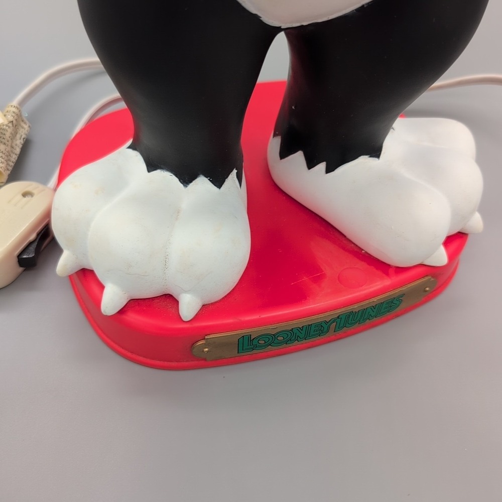 Looney Tunes Sylvester Motionette Cat Animated 1997 Christmas Santa VTG WORKS - Picture 15 of 17